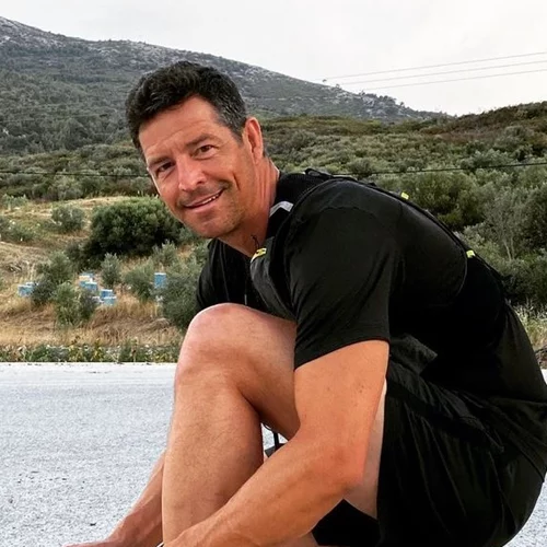 "Έχω επτά εγγόνια, είμαι πανευτυχής..." | Όλα όσα είπε ο πατέρας του Απόστολου Ρουβά για τη γέννηση του εγγονού του