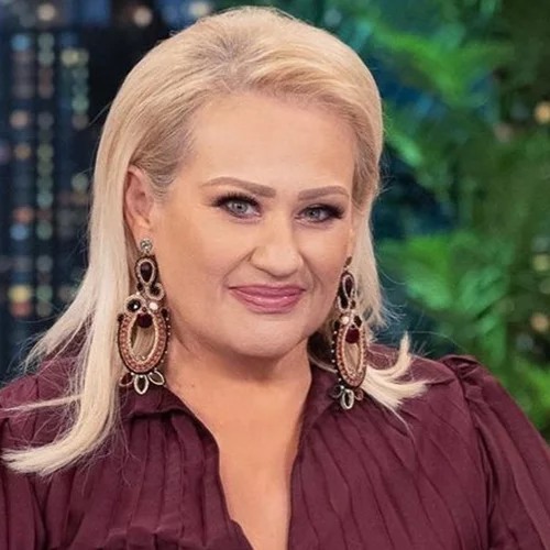 Άση Μπήλιου | "Υιοθετήθηκα τριών ημερών και το έμαθα 16 χρονών..."