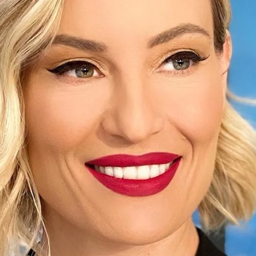 Η Ελεονώρα Μελέτη 17 χρόνια πριν | Οι σπάνιες φωτογραφίες από την πρώτη της συνέντευξη