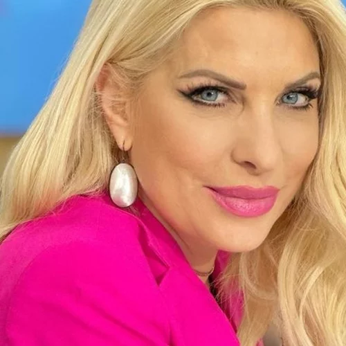 Όλες οι φορές που λατρέψαμε την Ελένη Μενεγάκη ως εγκυμονούσα | Οι υπέροχες εμφανίσεις και τα χαριτωμένα pregnancy looks