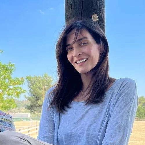 Αντιγόνη Κουλουκάκου | Ποζάρει topless μόνο με το εσώρουχό της και ξεσηκώνει αντιδράσεις