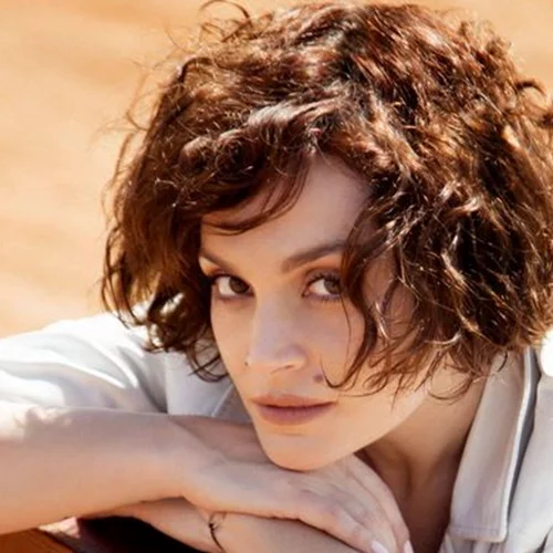 Ελεωνόρα Ζουγανέλη | "Πριν βγω στη σκηνή αναζητώ τη μοναξιά και την ησυχία"