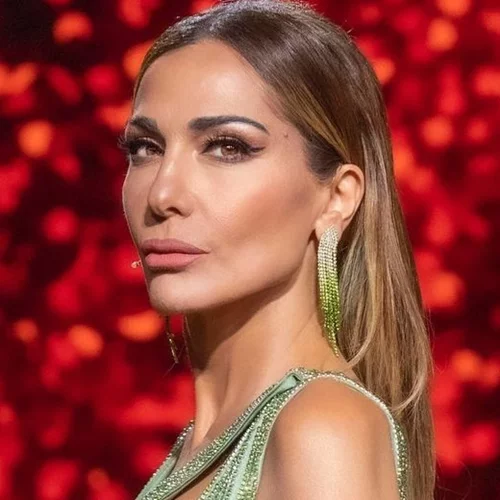 Δέσποινα Βανδή | Οι φωτογραφίες που μαρτυρούν την αληθινή της σχέση με την αδερφή του Βασίλη Μπισμπίκη, Παναγιώτα