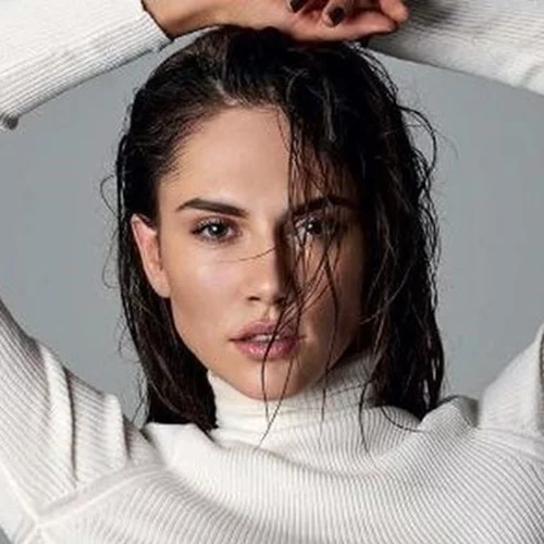 Έγκυος στο πρώτο της παιδί η Έλενα Τσαγκρινού | "Με πολλή προσπάθεια και 10 μήνες υπομονή..."