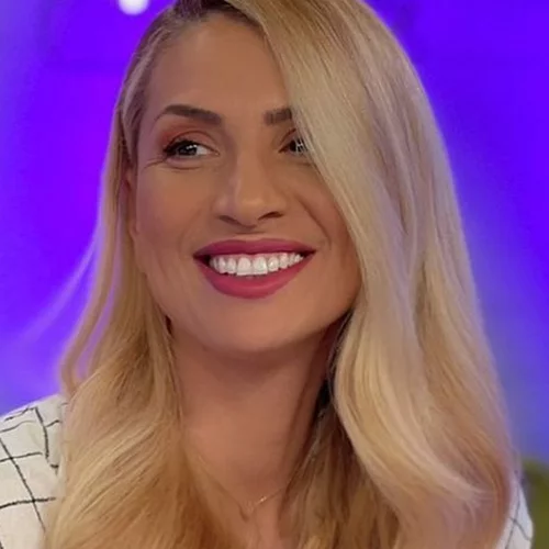 Μαρία Ηλιάκη | Η καλοκαιρινή εμφάνιση στην καρδιά του φθινοπώρου