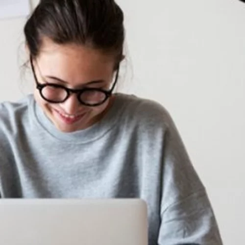 Πανελλήνιες 2023 | Επίδομα 350 ευρώ σε μαθητές που θα δώσουν εξετάσεις - Δικαιούχοι και προϋποθέσεις