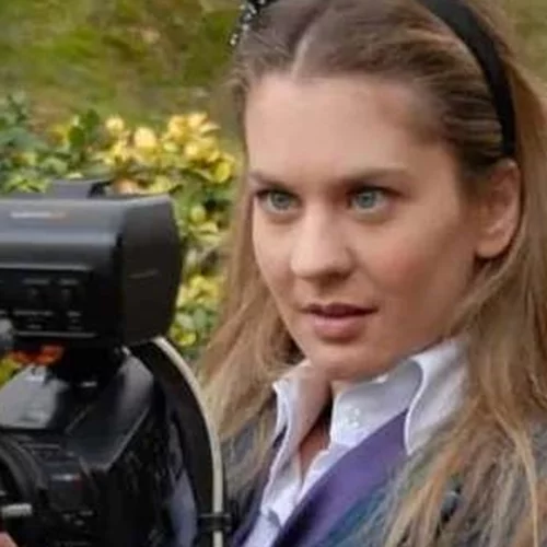 Ελένη Λιάσκα | Δείτε πώς είναι σήμερα η Γωγώ από "Το Καφέ της Χαράς"