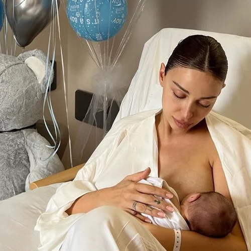 Ελένη Φουρέιρα | Η γλυκιά φωτογραφία με τον νεογέννητο γιο της αποδεικνύει πως αυτός είναι πια ο μεγάλος της έρωτας