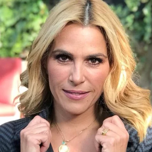 Η Τζένη Μπότση στο κομμωτήριο | Η ανοιξιάτικη αλλαγή στα μαλλιά της