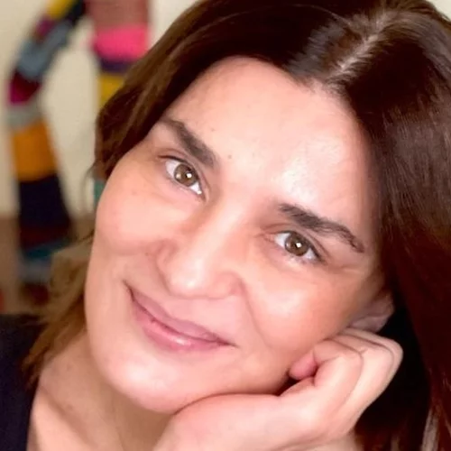 Μαρία Ναυπλιώτου | Ποζάρει με μπικίνι, στα 52 της χρόνια, "κόβοντας" την ανάσα με το καλλίγραμμο σώμα της