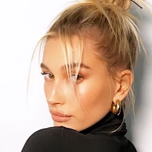 Messy Bun | Οι παραλλαγές των celebrities που θα θέλεις να αντιγράψεις ASAP