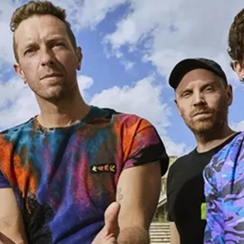 Coldplay: Όλα έτοιμα για τη μεγάλη συναυλία στο ΟΑΚΑ - Τα LED βραχιολάκια και τι απαγορεύεται