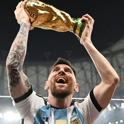 Lionel Messi | Η συγκινητική του αντίδραση μόλις είδε τη μητέρα του μετά την κατάκτηση του Παγκόσμιου Κυπέλλου