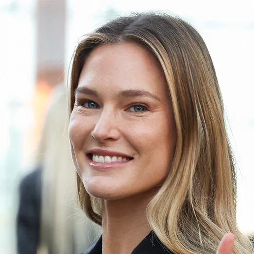 Αυτό είναι το πιο συνηθισμένο λάθος με το highlighter που σε κάνει να φαίνεσαι μεγαλύτερη - και το κάνουμε όλες