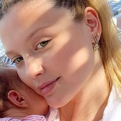 Κωνσταντίνα Κομματά | Η baby φωτογράφιση της κόρης της είναι ό,τι πιο χαριτωμένο θα δείτε σήμερα