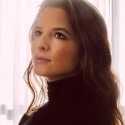 "Πώς αντέχεται αυτή η αγωνία;" | Η Εριέττα Κούρκουλου Λάτση ξεσπά για όλες τις μητέρες μετά την ανείπωτη τραγωδία στα Τέμπη