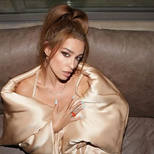 Η Ελένη Φουρέιρα είναι η πιο cool εγκυμονούσα | Η εμφάνιση με το τέλειο outfit δύο μήνες πριν γεννήσει