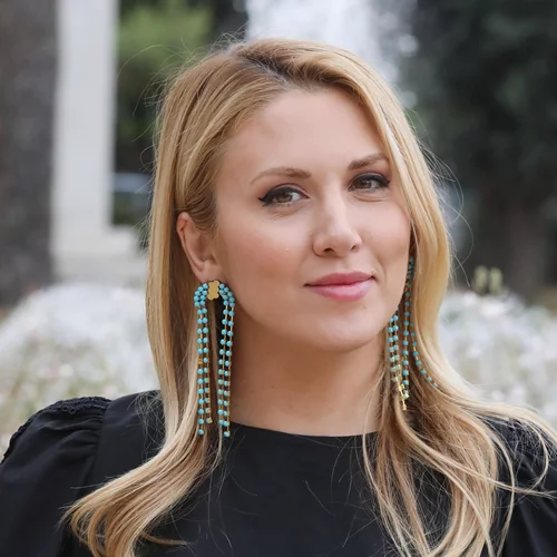 Φωτεινή Πετρογιάννη | Ποζάρει με μαύρο φόρεμα με cut outs λίγο πριν γίνει για πρώτη φορά μαμά