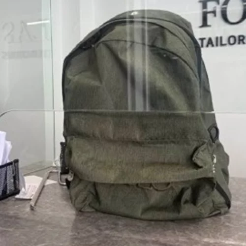 Τραγωδία στα Τέμπη | "Να μην ξεχαστεί ο πόνος που κουβαλά" - Η ιστορία μιας τσάντας από το μοιραίο τρένο [Εικόνα]