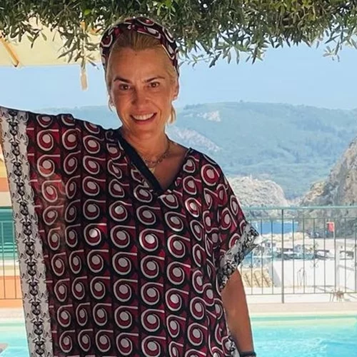 Τζένη Μπότση | Η κόρη της, Αλίκη, υποβλήθηκε σε χειρουργείο - Η ανάρτηση μέσα από το δωμάτιο του νοσοκομείου