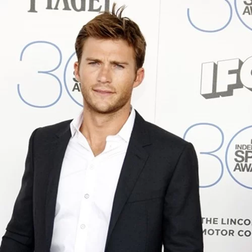 Scott Eastwood | Οι φωτογραφίες από τις διακοπές του στη Μύκονο με την καλλονή σύντροφό του