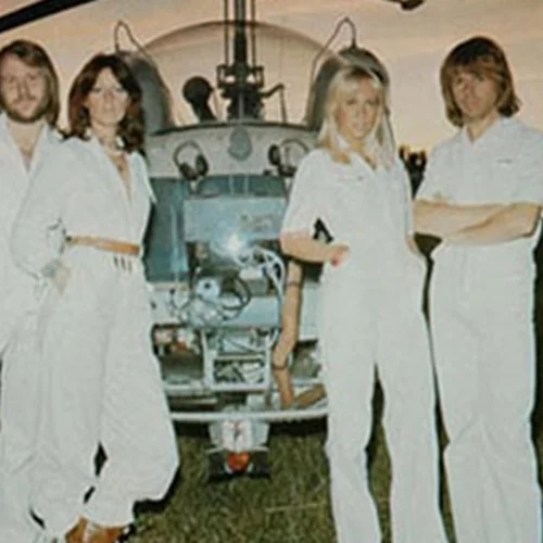 Σπάνια εμφάνιση: Οι ABBA ξανά μαζί 36 χρόνια μετά | Πώς είναι σήμερα οι διάσημοι σταρ;