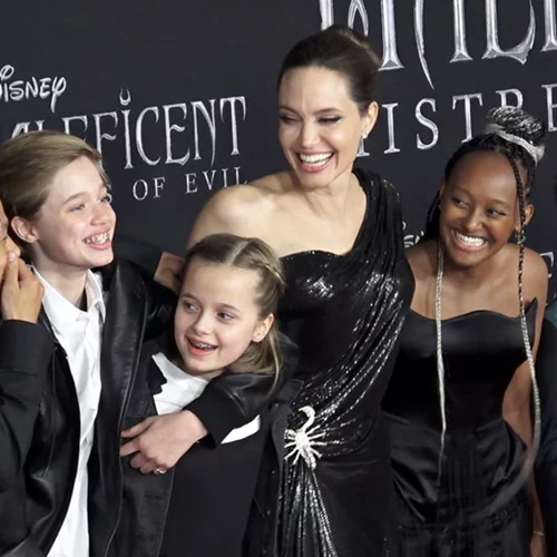 Angelina Jolie | Φωτογραφίζει τα παιδιά της στο σπίτι για το Instagram
