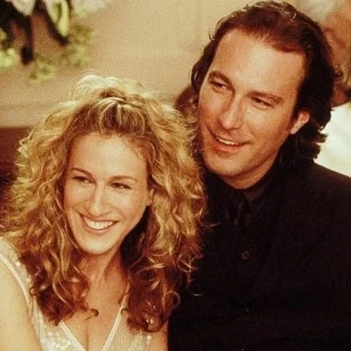Ο Aidan επέστρεψε! Οι πρώτες φωτογραφίες της Sarah Jessica Parker και του John Corbett από τα γυρίσματα του And Just Like That...