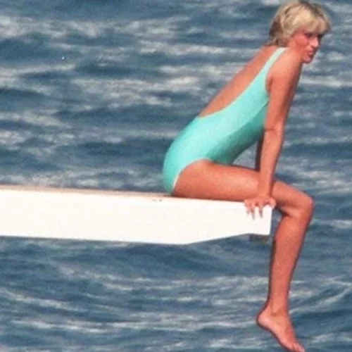 Η μία φωτογραφία της Νταϊάνα που καθορίζει τη μόδα 20 χρόνια μετά