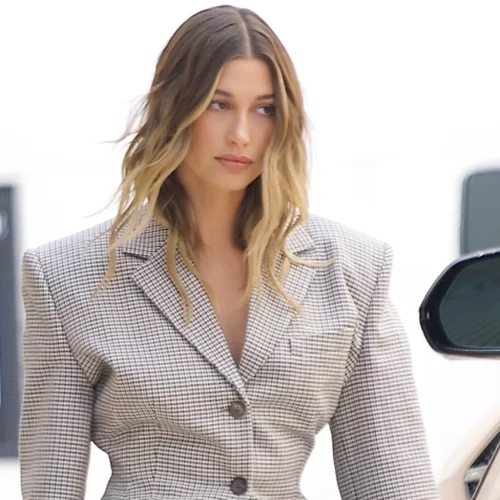 Το ανεπιτήδευτα κομψό χρώμα μαλλιών που λατρεύουν αυτήν τη στιγμή οι celebrities