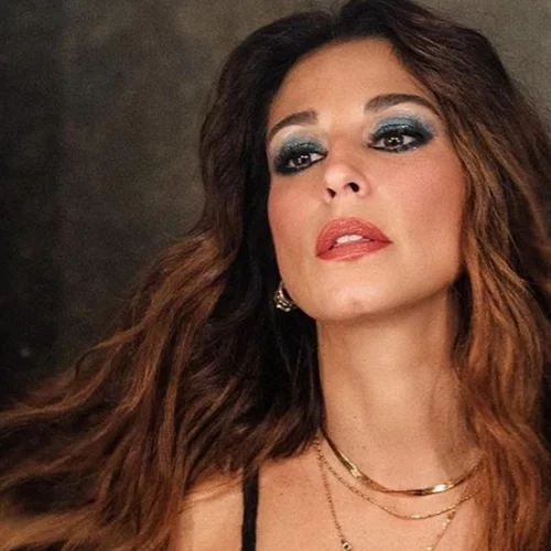 Η Κατερίνα Παπουτσάκη σε μία σπάνια δημόσια εμφάνιση με τον γιο της, Μάξιμο Πιλαφά