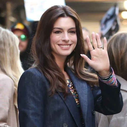 Anne Hathaway | Το νέο γαλλικό κούρεμά της είναι η επιτομή της κομψότητας