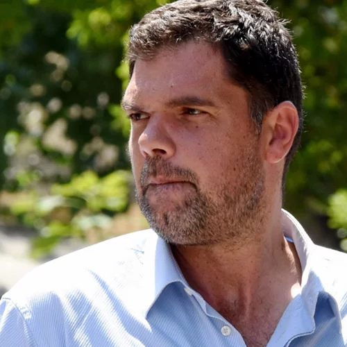 Ο Δημήτρης Παπανικολάου μιλάει για το φάσμα του αυτισμού στο οποίο βρίσκεται ο ίδιος αλλά και η κόρη του, Άρια Παπανικολάου