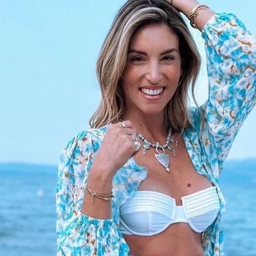 Σιέννα Μιχοπούλου | Η Αθηνά Οικονομάκου φωτογραφίζει την κόρη της ενώ κοιμάται και "λιώνει" το Instagram