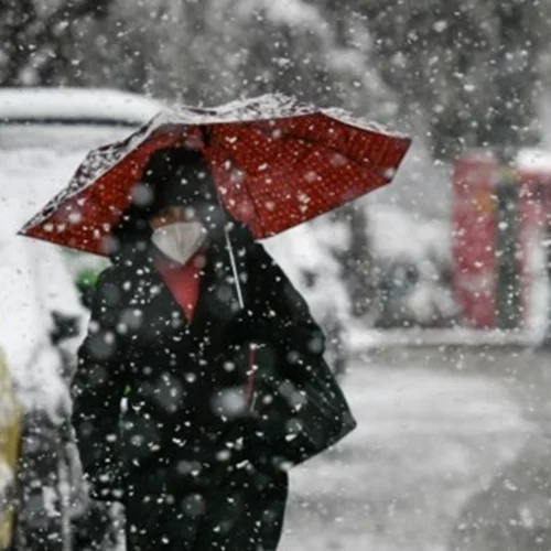 Καιρός | Μπαίνει ο χειμώνας την Κυριακή - Σε ποιες περιοχές θα εκδηλωθούν καταιγίδες και χιόνια