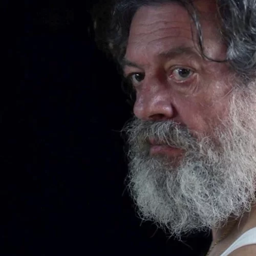 "Maestro" | O Γιάννης Τσορτέκης έμεινε κάτω από το νερό για 40 ολόκληρα λεπτά, για τις ανάγκες μίας συγκλονιστικής σκηνής