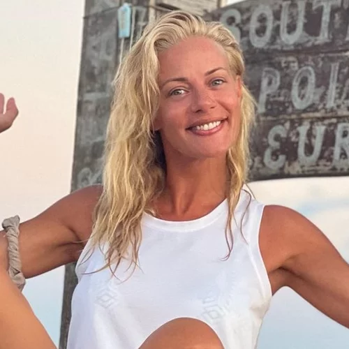 Η Ζέτα Μακρυπούλια στην Επίδαυρο | Η κομψή και άκρως καλοκαιρινή εμφάνιση που εντυπωσίασε