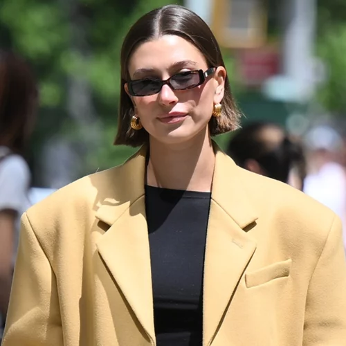 5 celebrities μοιράζονται τα (πολύ ασυνήθιστα) beauty μυστικά τους