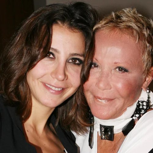 Μαρία Ελένη Λυκουρέζου | "Όλος ο κόσμος εξαφανίστηκε μετά τον θάνατο της μητέρας μου, είναι ελάχιστοι αυτοί που νοιάζονται..."