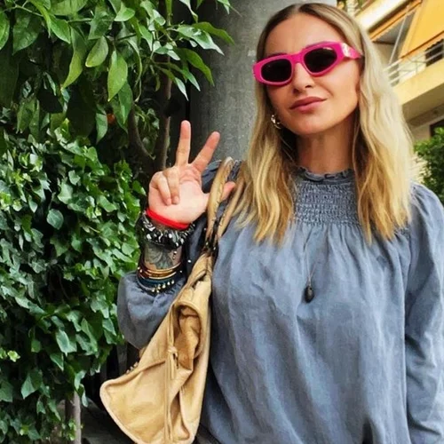 Η Ρούλα Ρέβη πήγε για ποτό με τον Αποστόλη Τότσικα στέλνοντας ένα ηχηρό μήνυμα συμπαράστασης στις γυναίκες