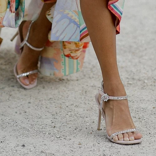 Η απρόσμενη τάση στο πεντικιούρ που έχουν λατρέψει τα it girls φέτος την άνοιξη