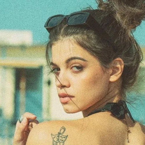 Τζένη Καζάκου | "Η μαμά μου είναι η αμαζόνα μου. Όταν έχω μεγαλώσει με ένα τέτοιο προφίλ μητέρας, νιώθω ότι μπορώ να κάνω τα πάντα"