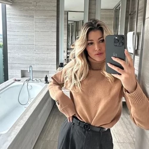 Η Βάσια Κωσταρά δημιούργησε με λίγα βιβλία την πιο "ινσταγκραμική" γωνιά του σπιτιού της