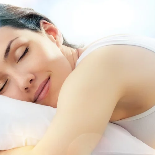 5 ενεργά συστατικά που θα μεταμορφώσουν την επιδερμίδα σου όσο κοιμάσαι