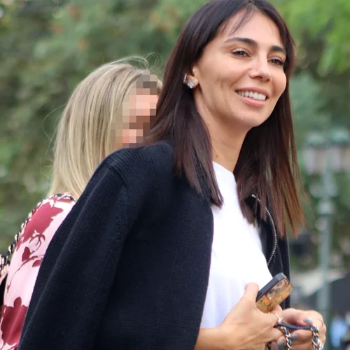 Η Ολυμπία Χοψονίδου σε μία σπάνια δημόσια εμφάνιση με τη fashionable, 4χρονη κόρη της, Αλεξάνδρα Σπανούλη