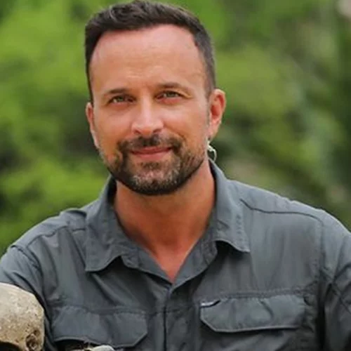 Γιώργος Λιανός | Απαθανατίζει τη 2 ετών κόρη του να τρώει πίτσα στον Άγιο Δομίνικο και "λιώνει" το Instagram