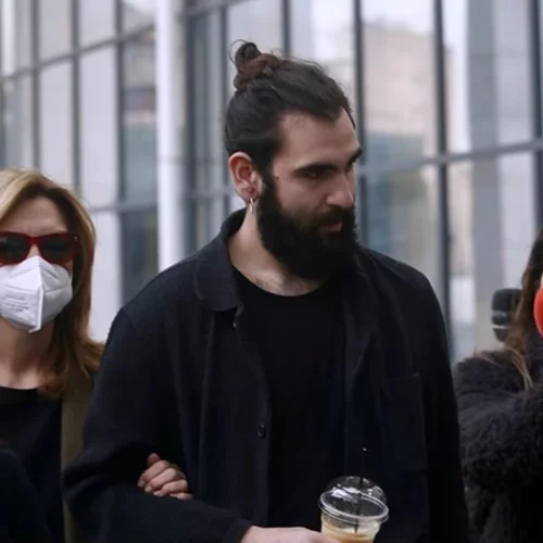 Δίκη Φιλιππίδη: Ενταση ανάμεσα στον γιο του και τον Σπύρο Μπιμπίλα στο δικαστήριο