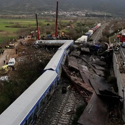 Τριήμερο εθνικό πένθος με απόφαση του πρωθυπουργού για τα θύματα της σιδηροδρομικής τραγωδίας