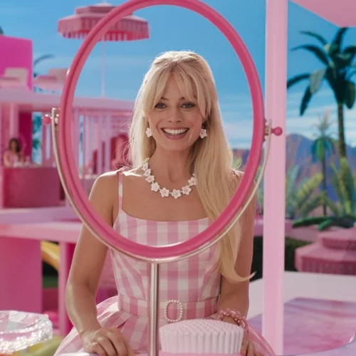 Barbie Bangs | Αυτό θα είναι το κούρεμα που θα βλέπεις παντού το φθινόπωρο