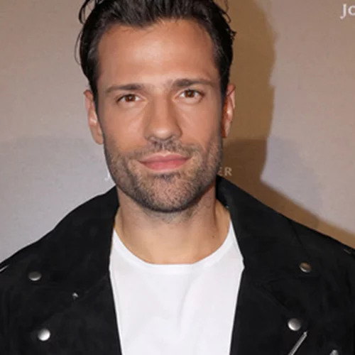 Άντρας υποδυόταν στο Tinder τον Κωνσταντίνο Αργυρό για να εξασφαλίσει γυμνές φωτογραφίες